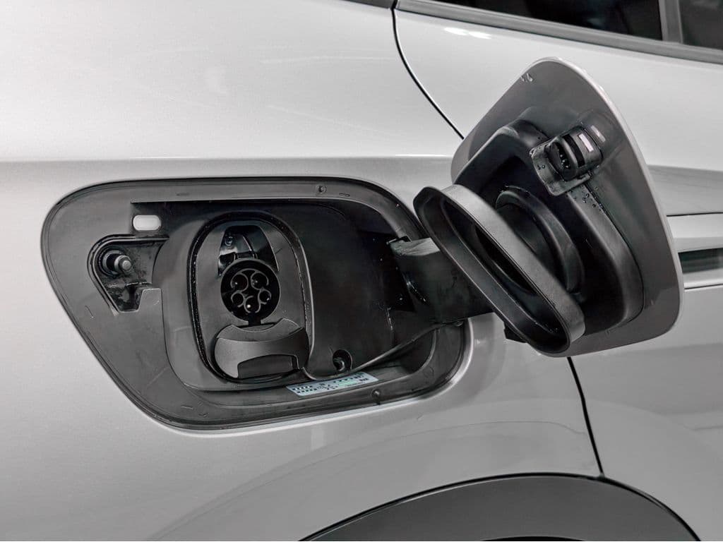 2025 Volkswagen ID.4 view 5