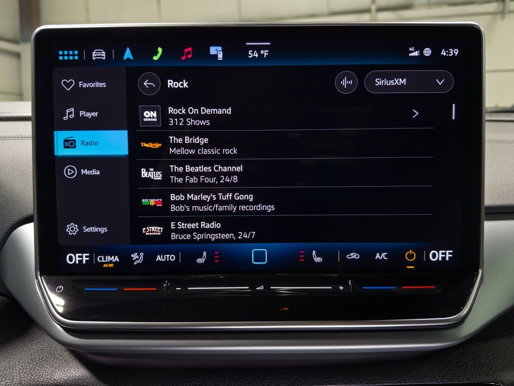 2025 Volkswagen ID.4 view 12