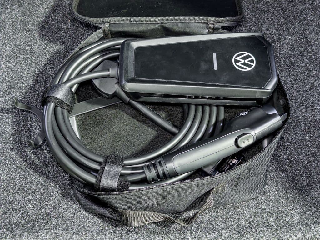 2025 Volkswagen ID.4 view 6