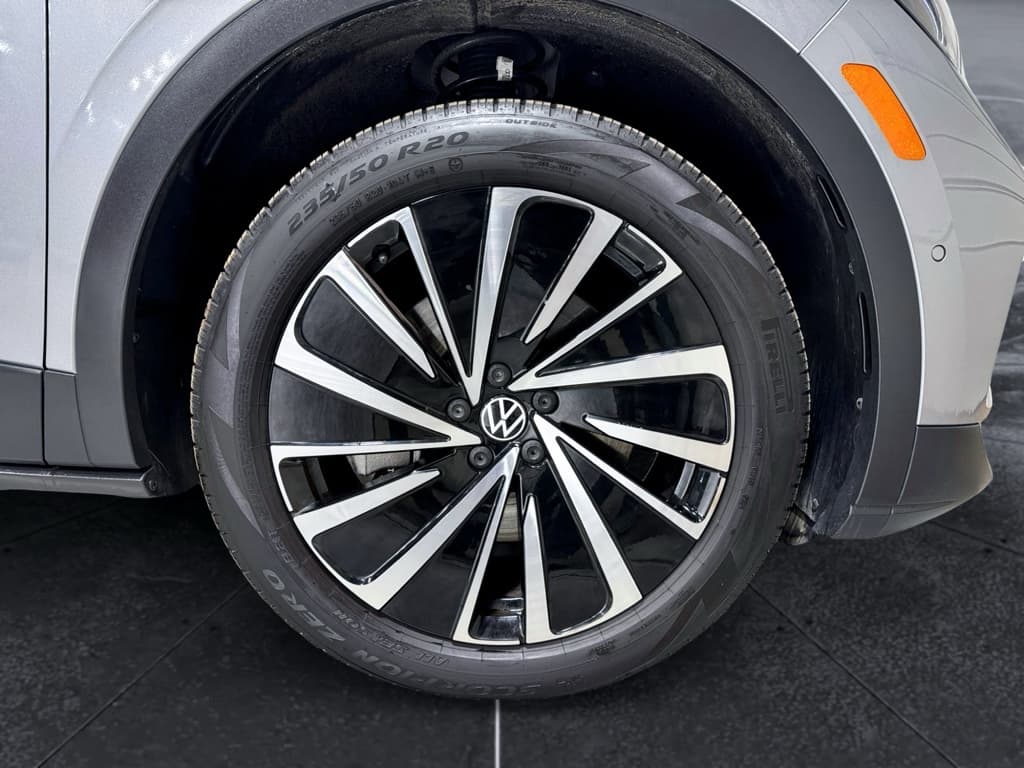 2025 Volkswagen ID.4 view 32