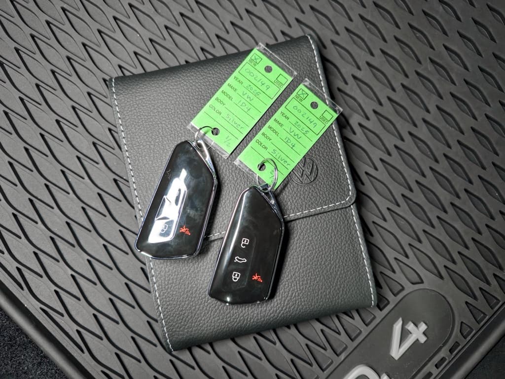 2025 Volkswagen ID.4 view 22