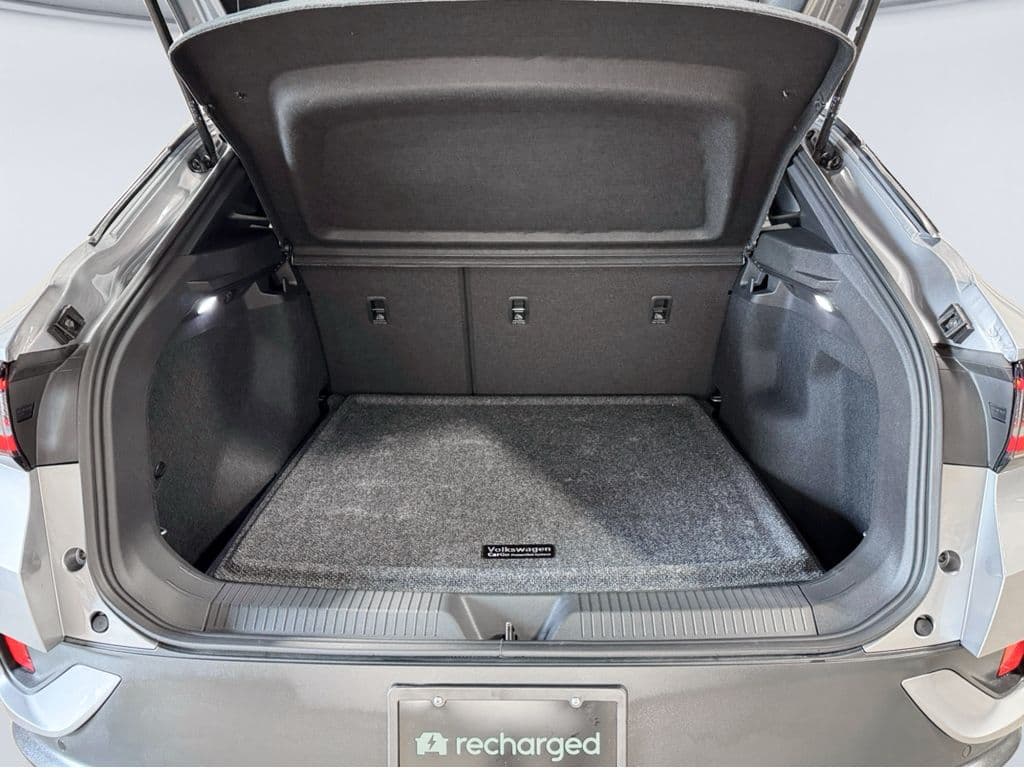 2025 Volkswagen ID.4 view 24