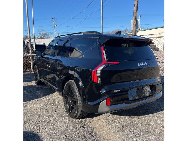 2025 Kia EV9 view 2