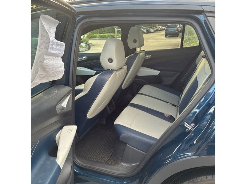 2023 Volkswagen ID.4 view 5