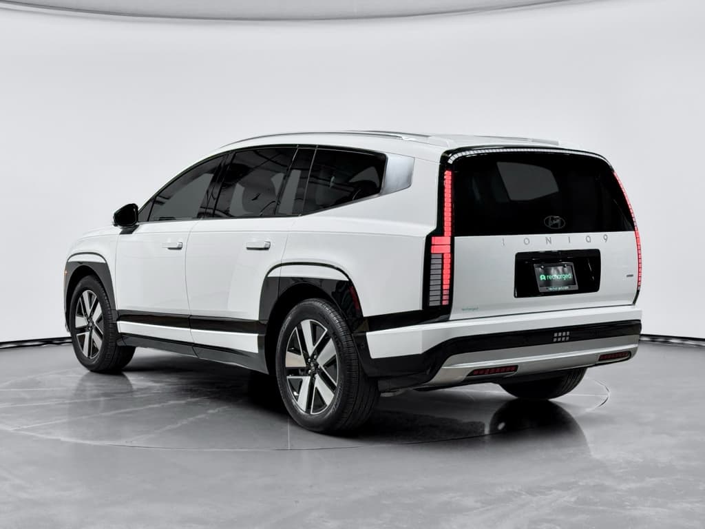2026 Hyundai IONIQ 9 view 2