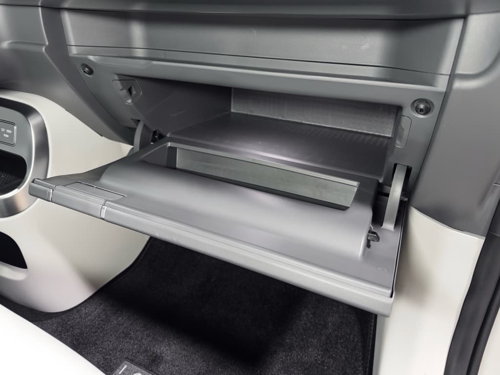 2026 Hyundai IONIQ 9 view 21