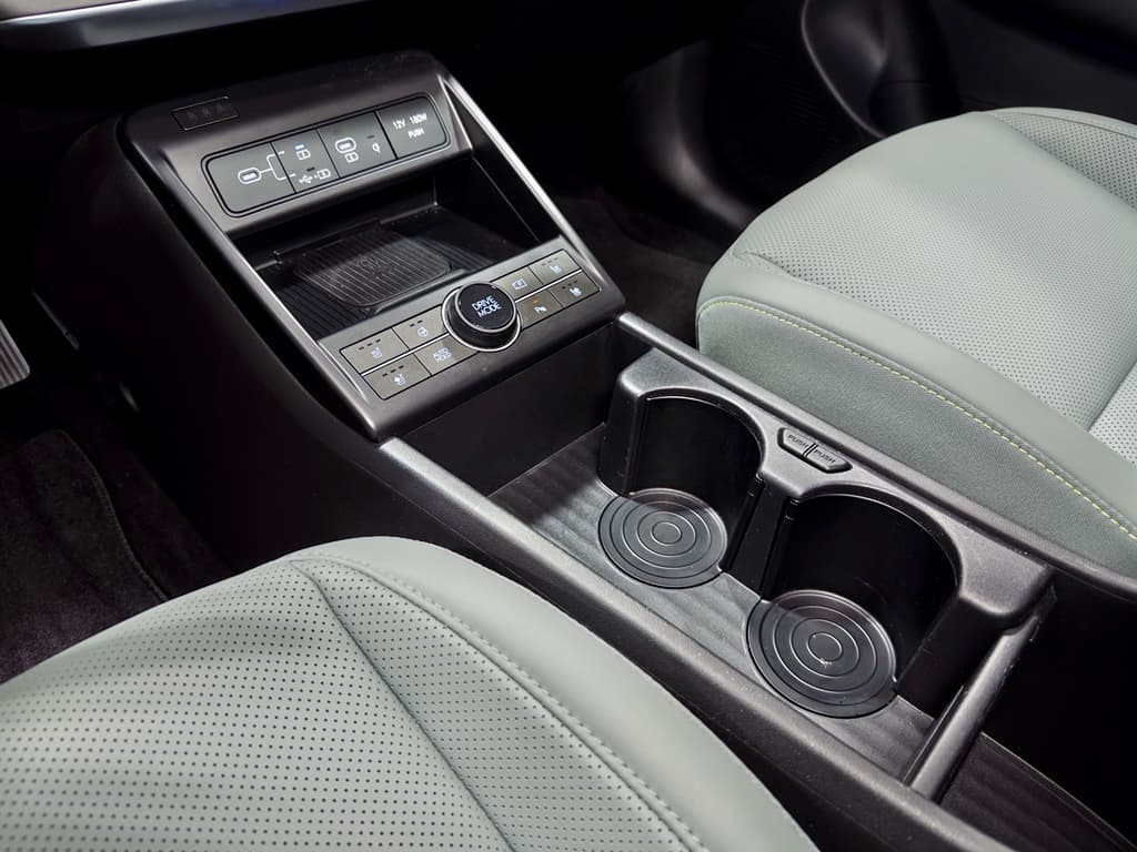 2024 Hyundai Kona view 20