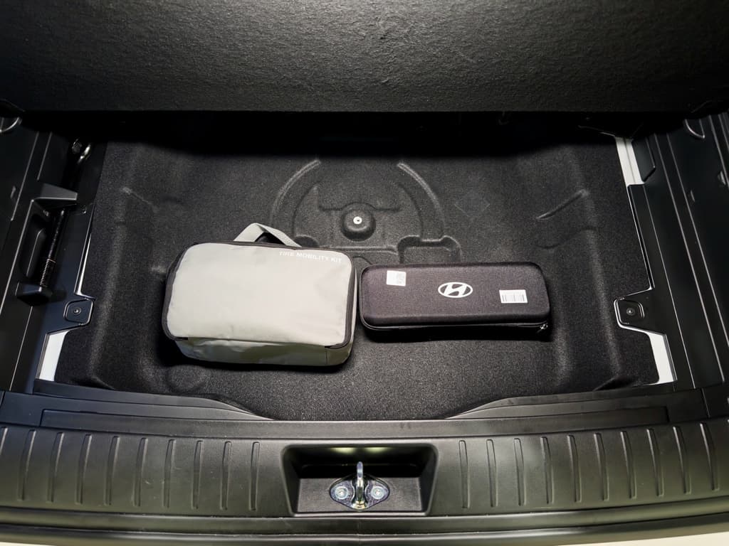 2024 Hyundai Kona view 30