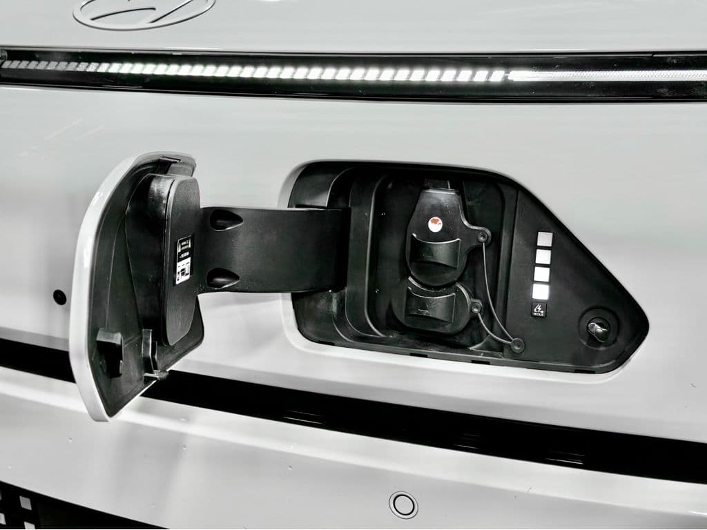 2024 Hyundai Kona view 5