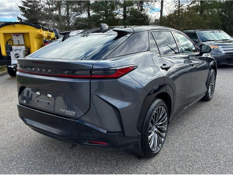 2023 Lexus RZ 450e view 3