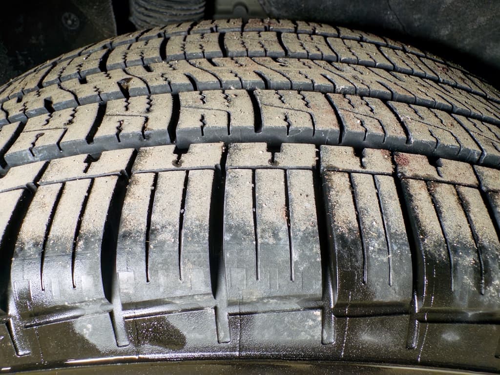 2023 Tesla Model Y view 30