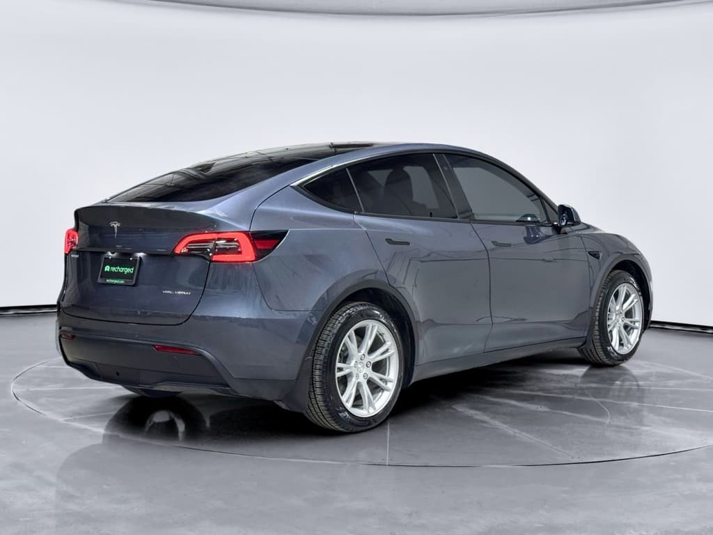 2023 Tesla Model Y view 3