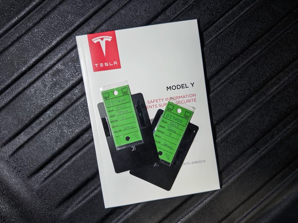 2023 Tesla Model Y view 21