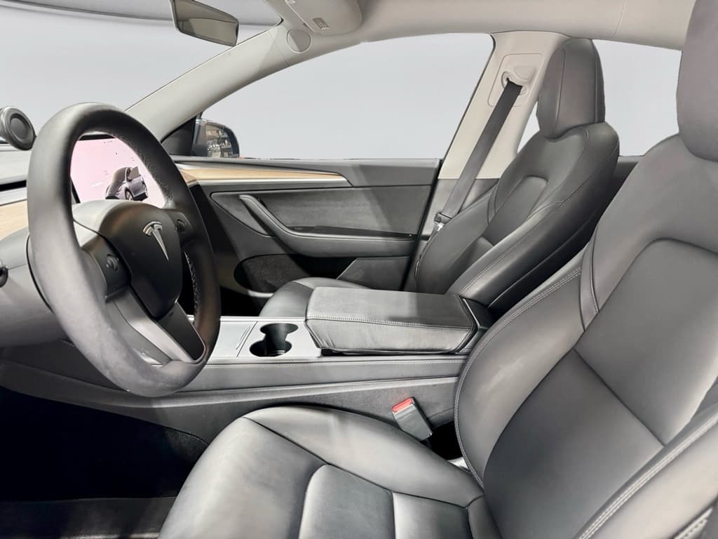 2023 Tesla Model Y view 15
