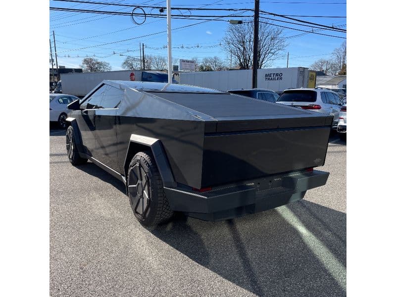 2024 Tesla Cybertruck view 2