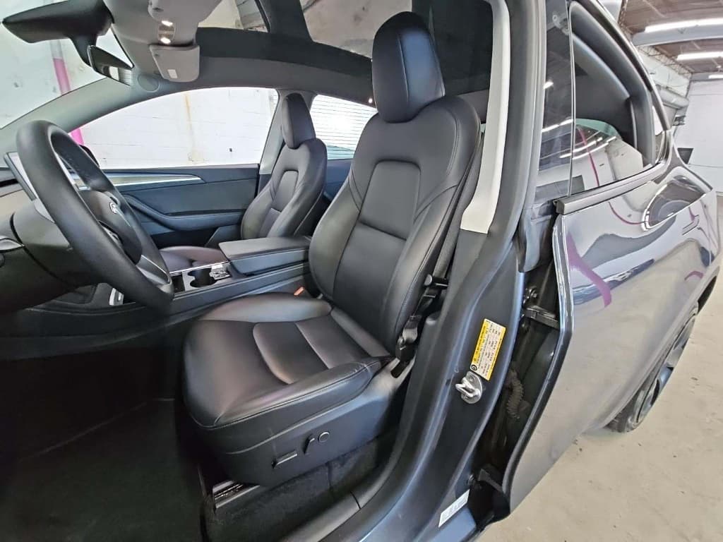 2023 Tesla Model Y view 5