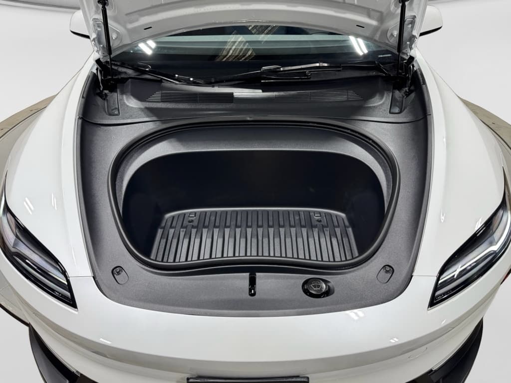 2025 Tesla Model 3 view 23