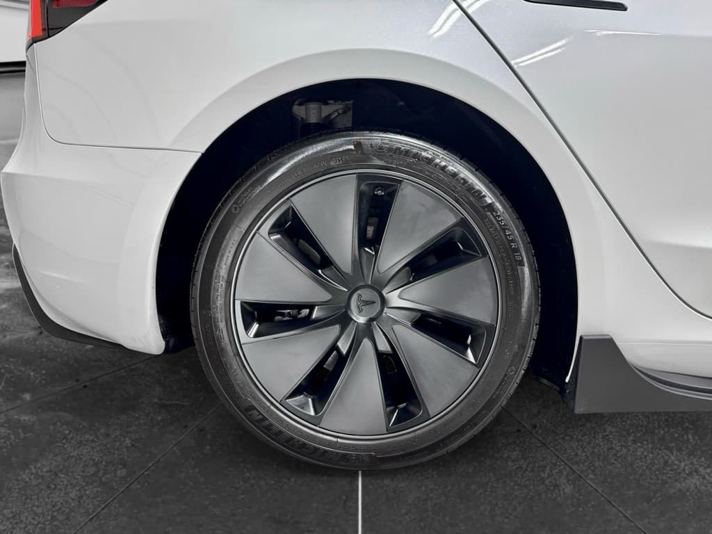 2025 Tesla Model 3 view 35