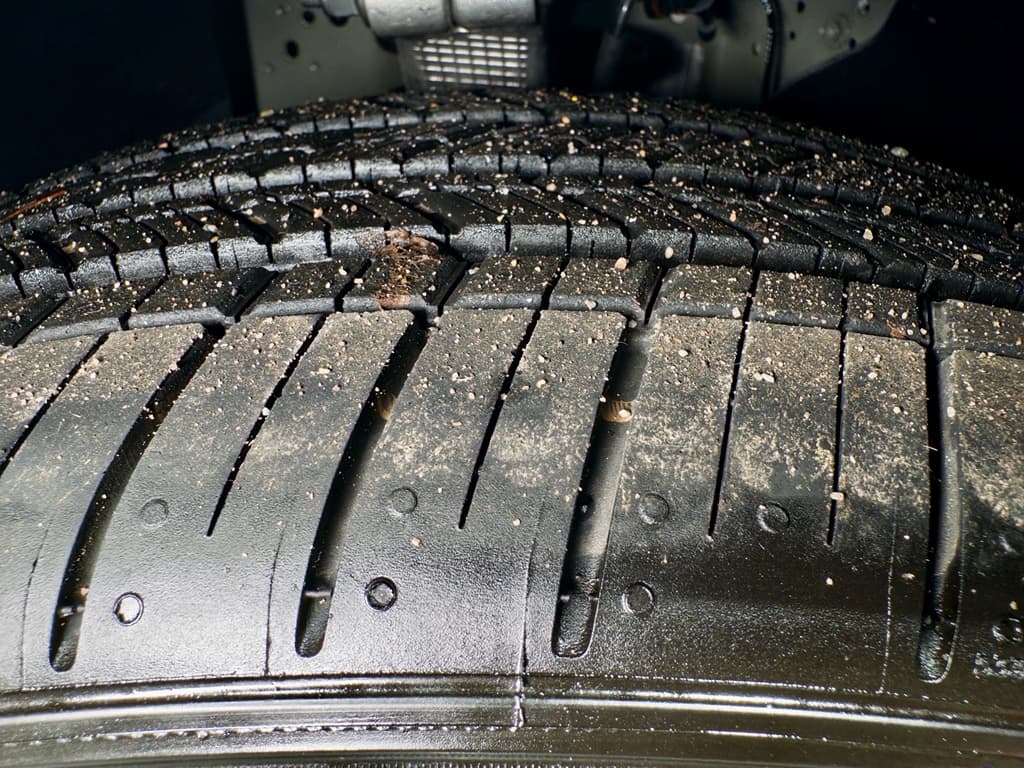 2025 Tesla Model 3 view 34