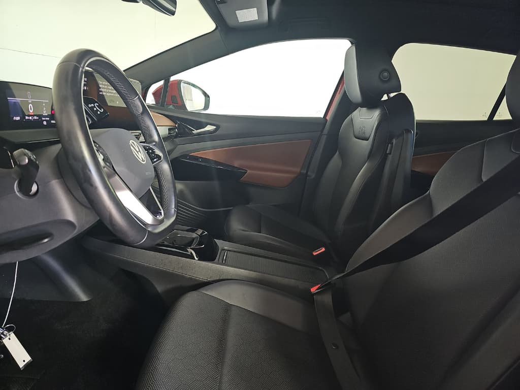 2022 Volkswagen ID.4 view 5
