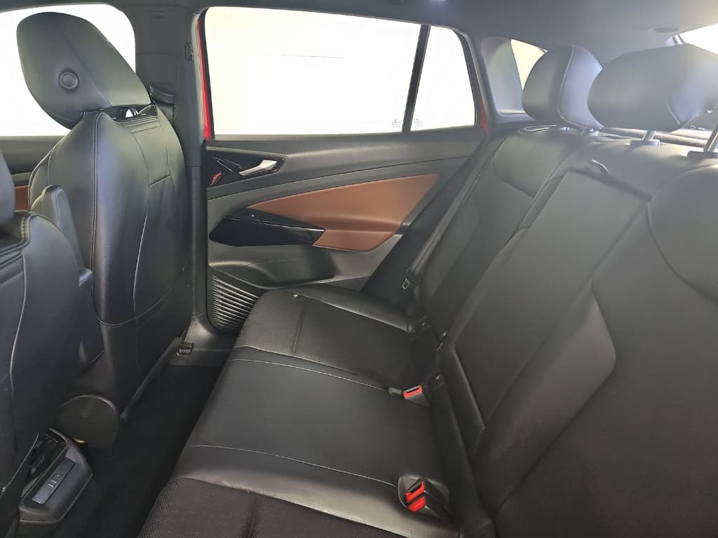 2022 Volkswagen ID.4 view 6