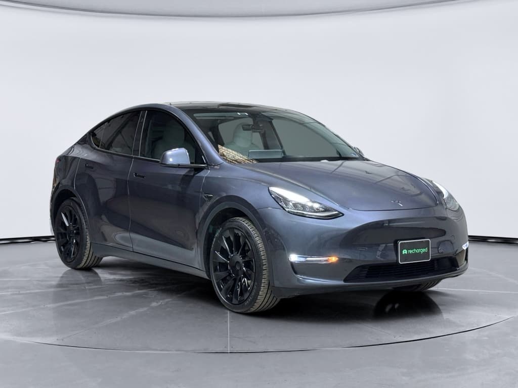 2021 Tesla Model Y view 4
