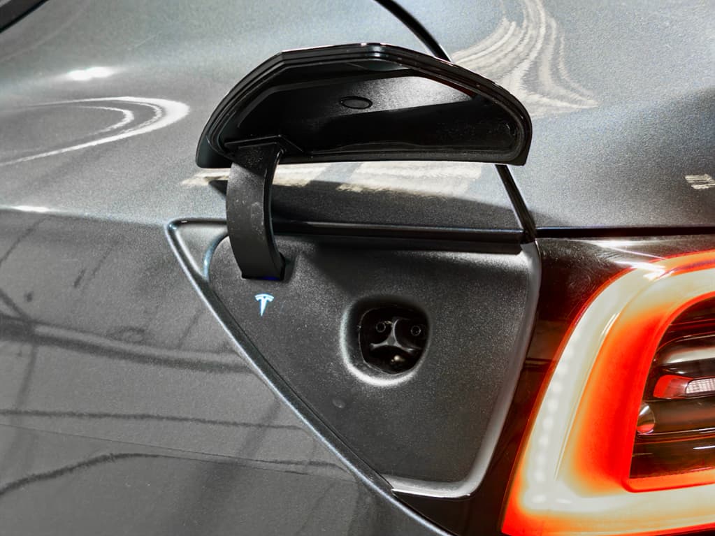 2021 Tesla Model Y view 5