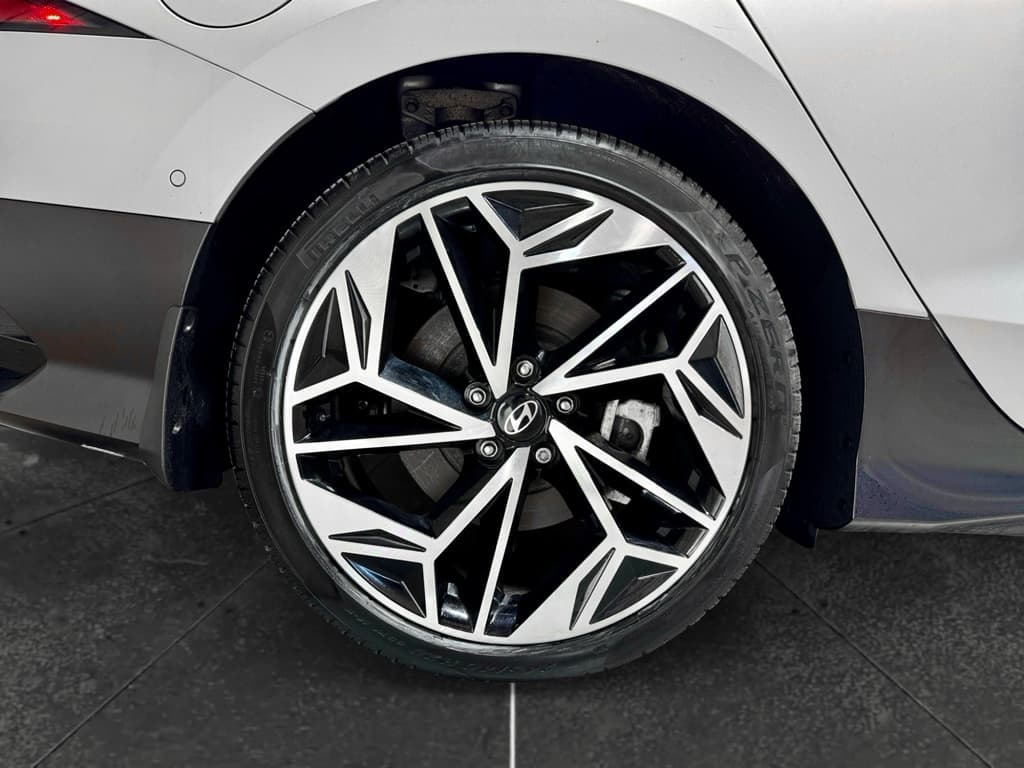 2024 Hyundai IONIQ 6 view 39