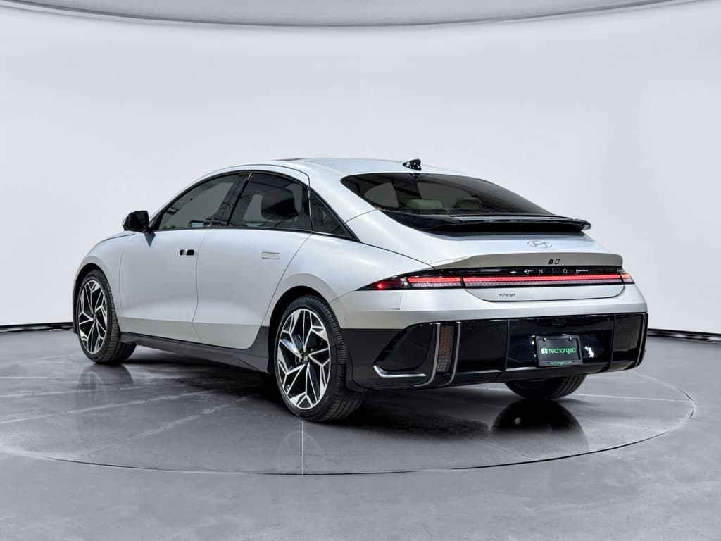 2024 Hyundai IONIQ 6 view 2