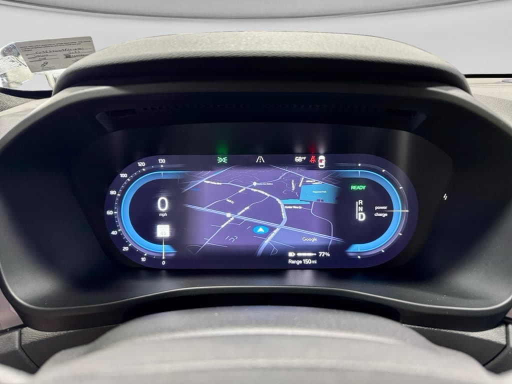 2023 Volvo XC40 view 9