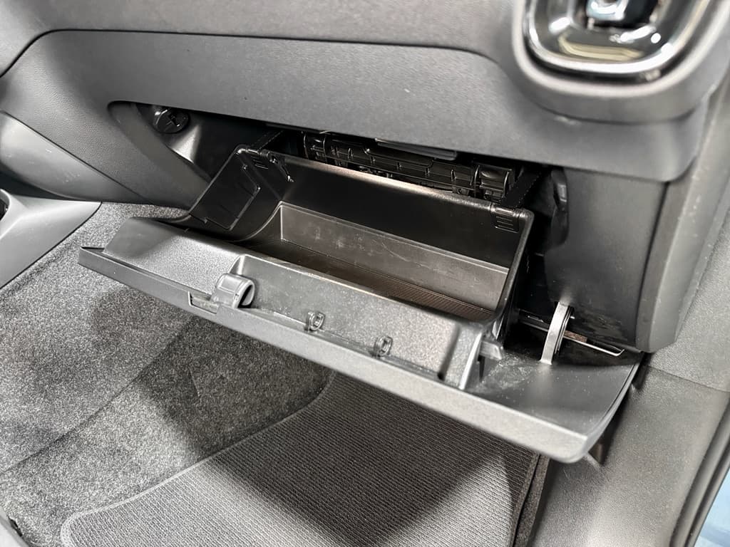 2023 Volvo XC40 view 20