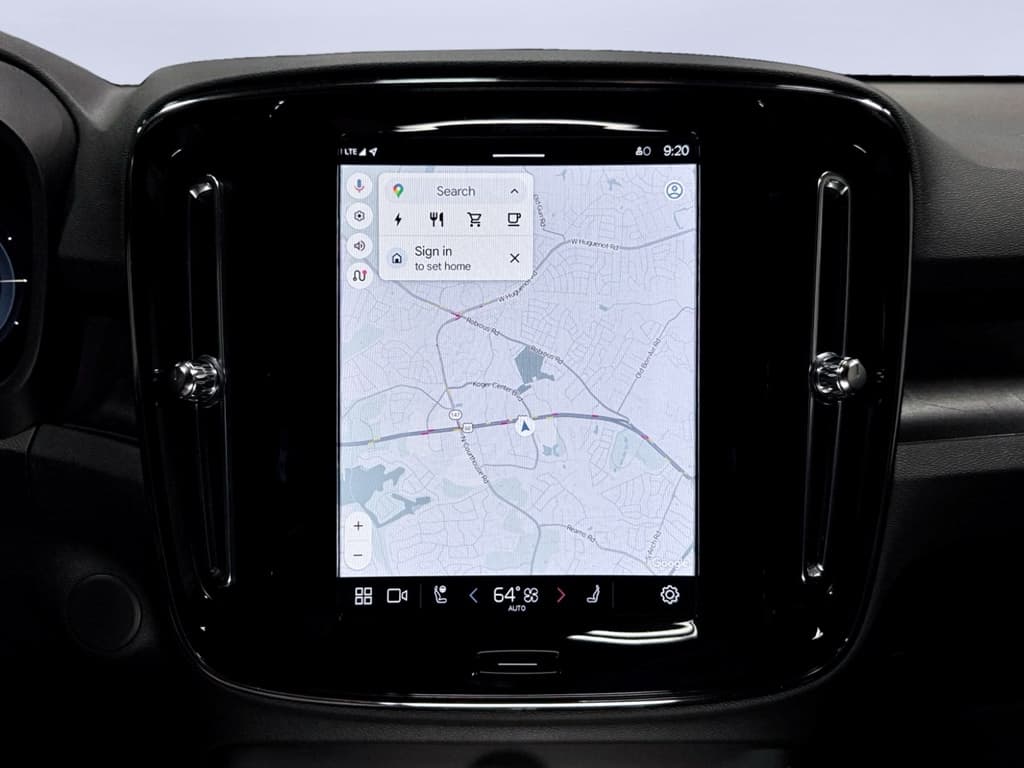 2023 Volvo XC40 view 12