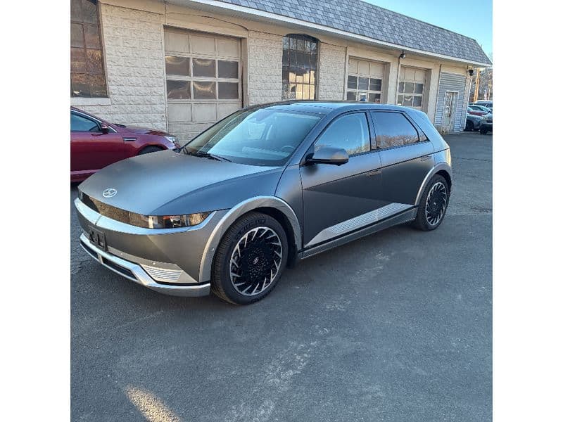 2022 Hyundai IONIQ 5 view 1