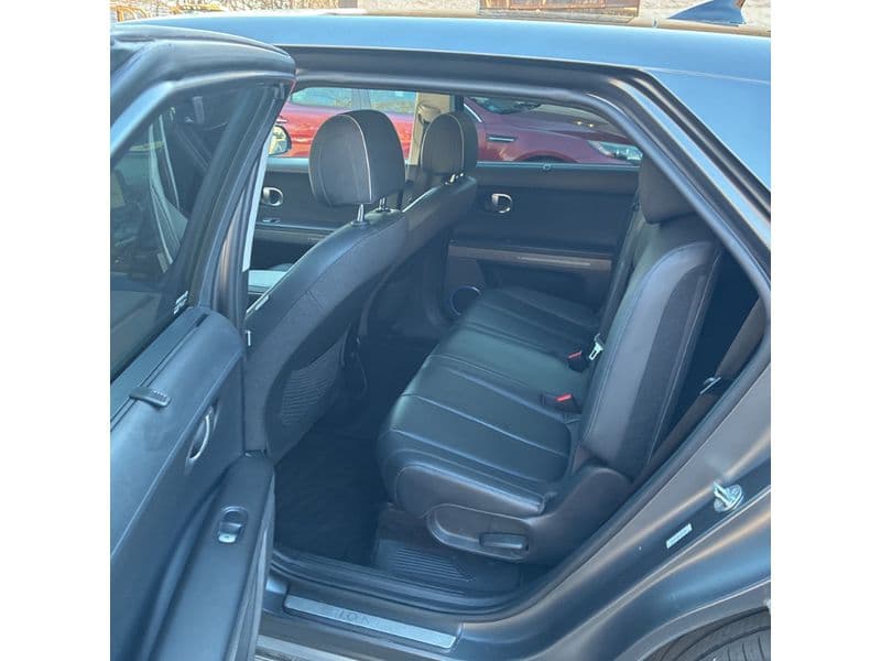 2022 Hyundai IONIQ 5 view 6