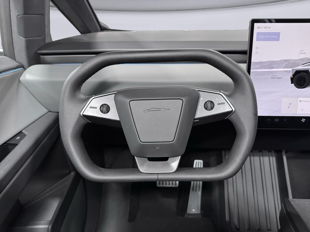2025 Tesla Cybertruck view 8