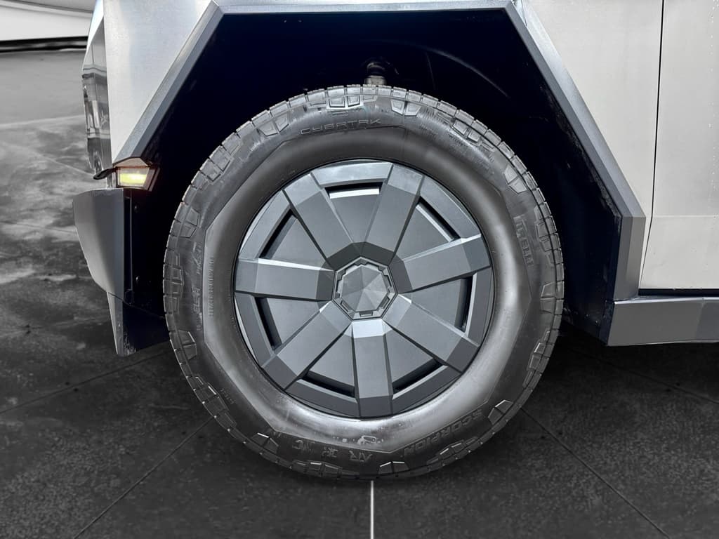 2025 Tesla Cybertruck view 30