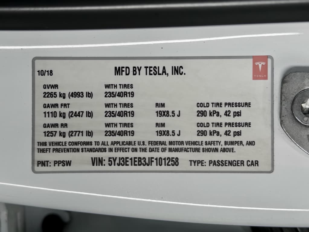 2018 Tesla Model 3 view 28