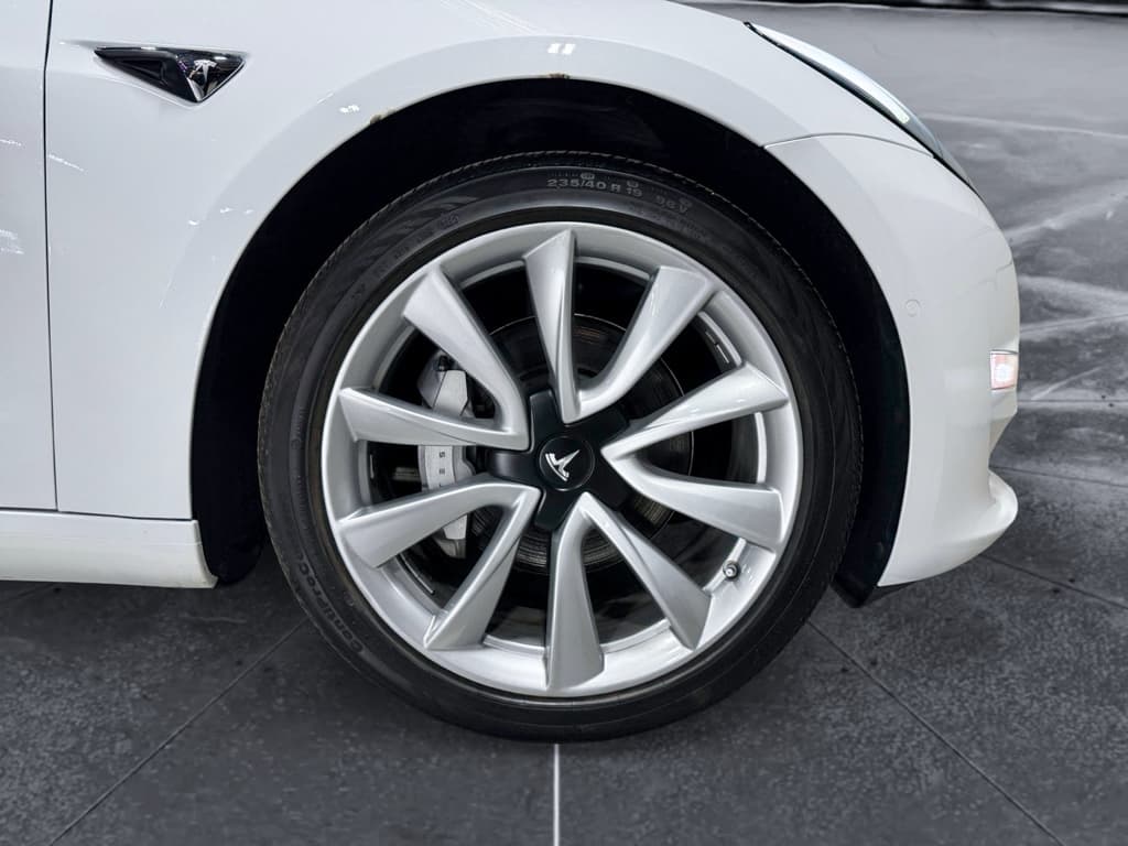 2018 Tesla Model 3 view 34