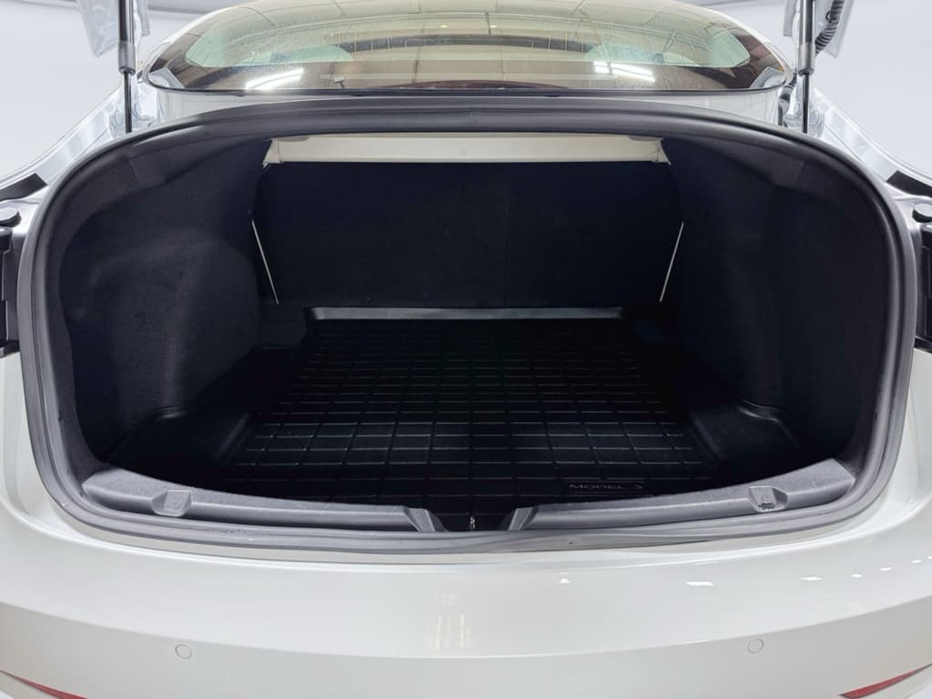 2018 Tesla Model 3 view 26