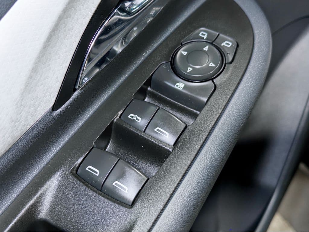 2020 Chevrolet Bolt EV view 7