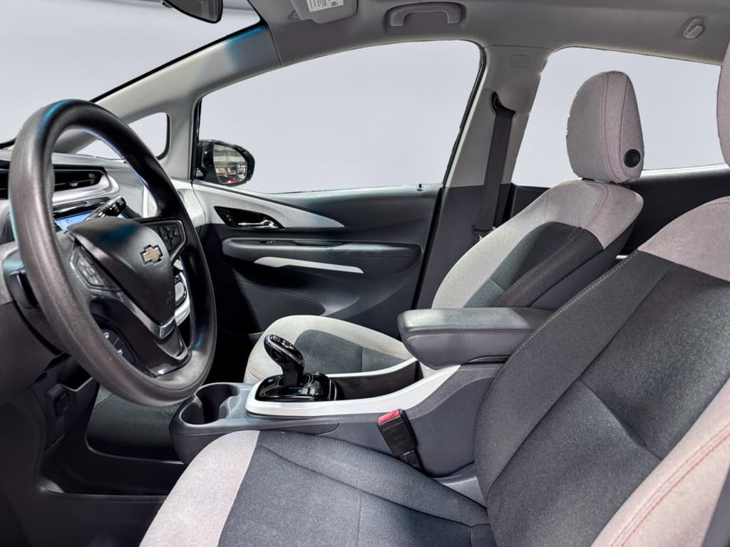 2020 Chevrolet Bolt EV view 17