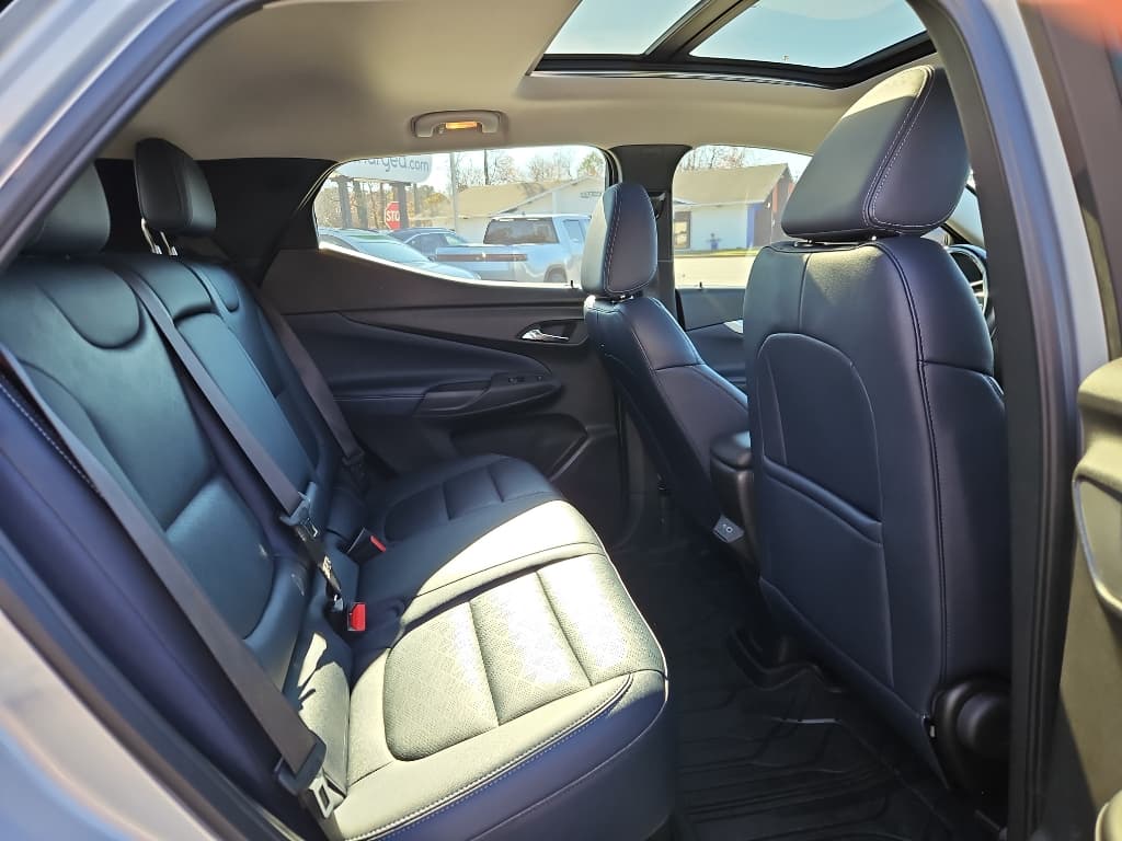 2022 Chevrolet Bolt EUV view 21