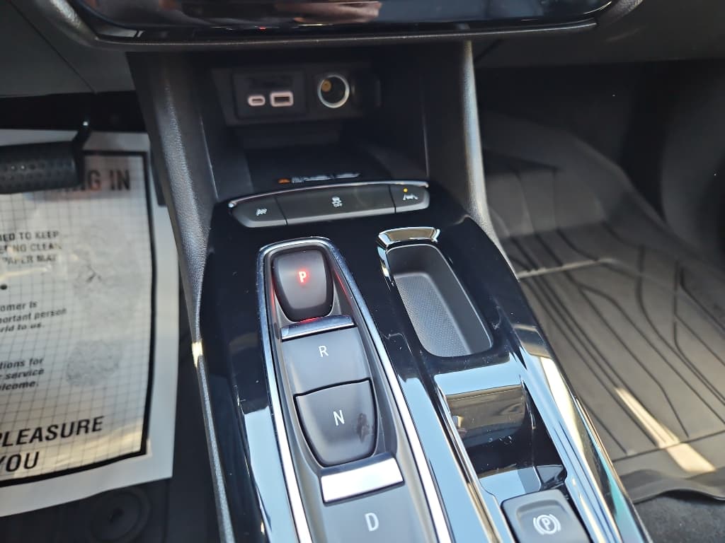 2022 Chevrolet Bolt EUV view 18