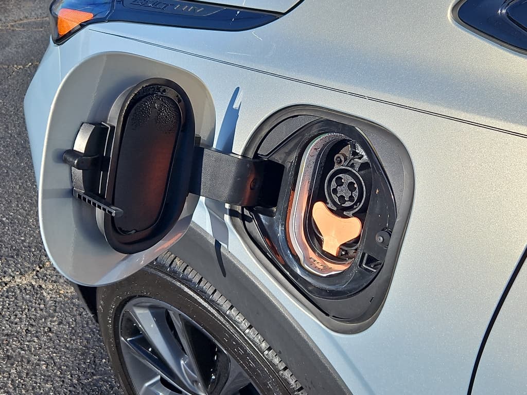 2022 Chevrolet Bolt EUV view 5