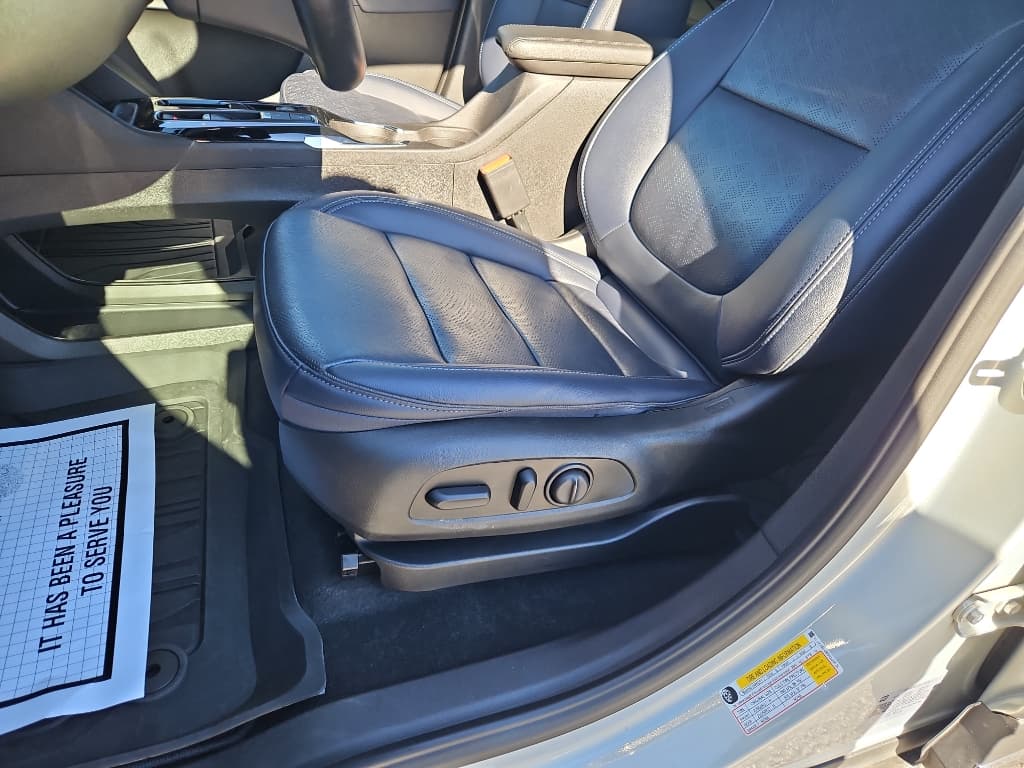 2022 Chevrolet Bolt EUV view 6