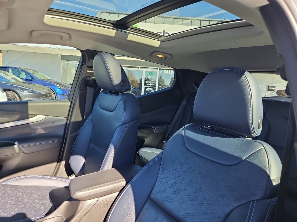 2022 Chevrolet Bolt EUV view 22
