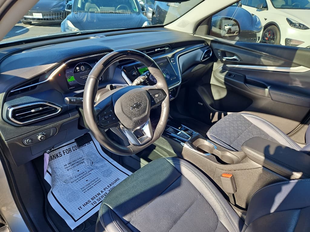 2022 Chevrolet Bolt EUV view 16