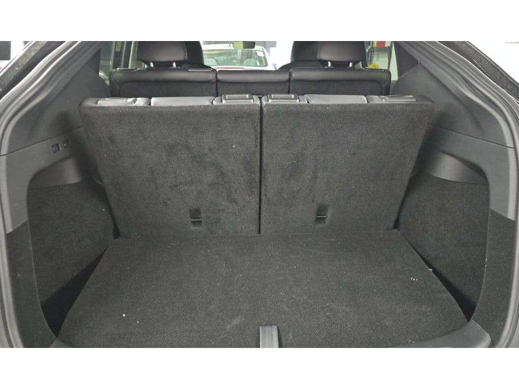 2024 Tesla Model Y view 7