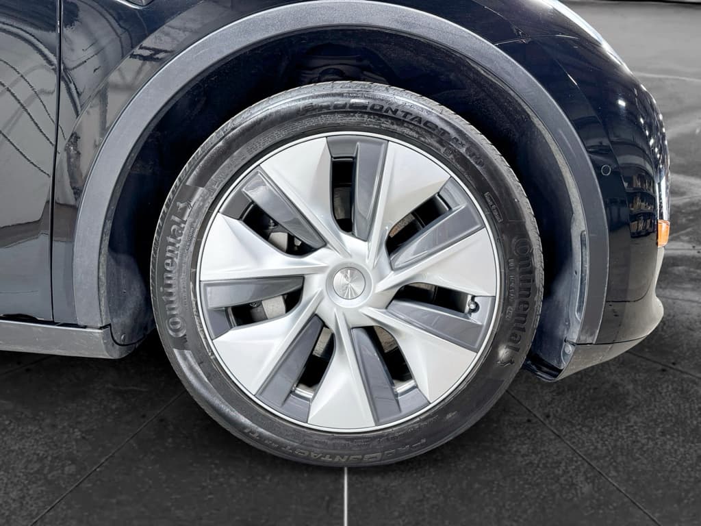 2021 Tesla Model Y view 33