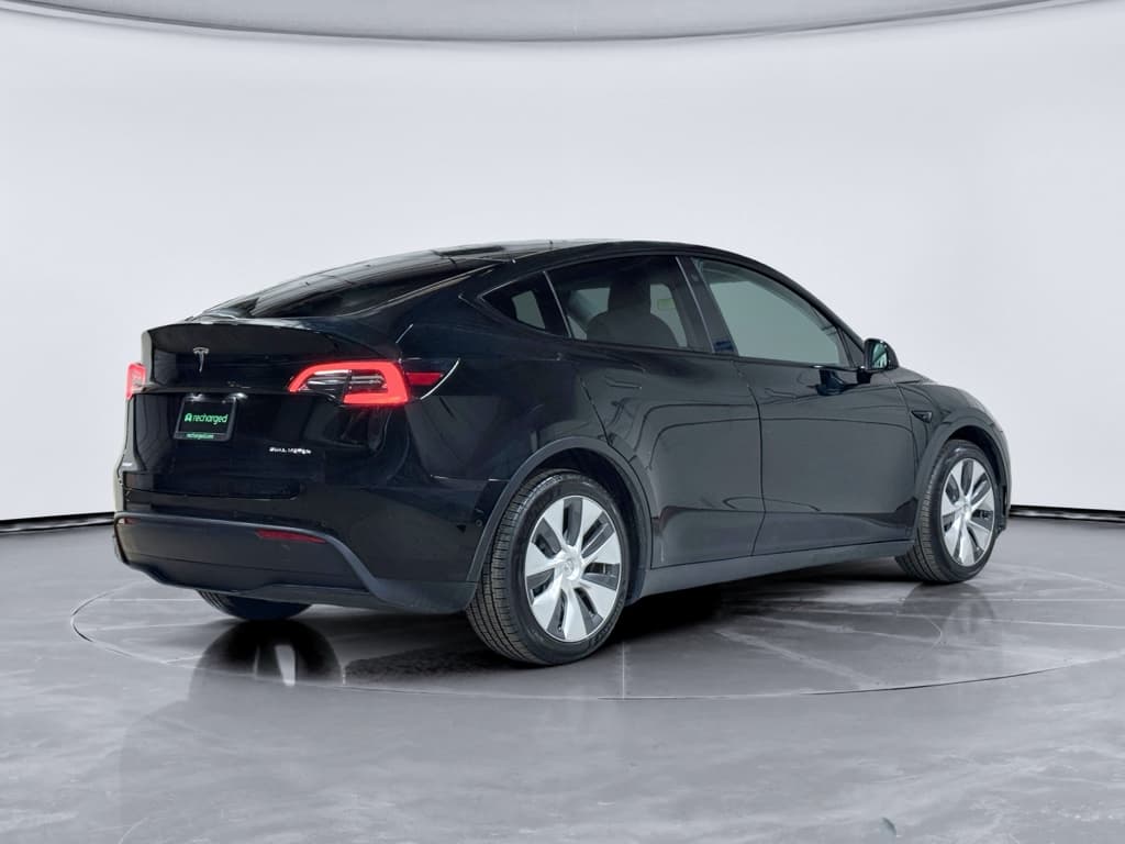 2021 Tesla Model Y view 3